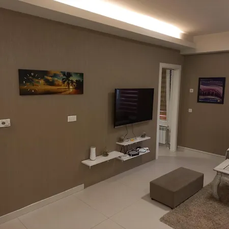 Park Modern With Parking Apartment *