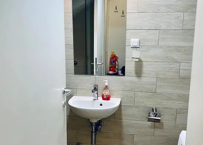 Park Modern With Parking