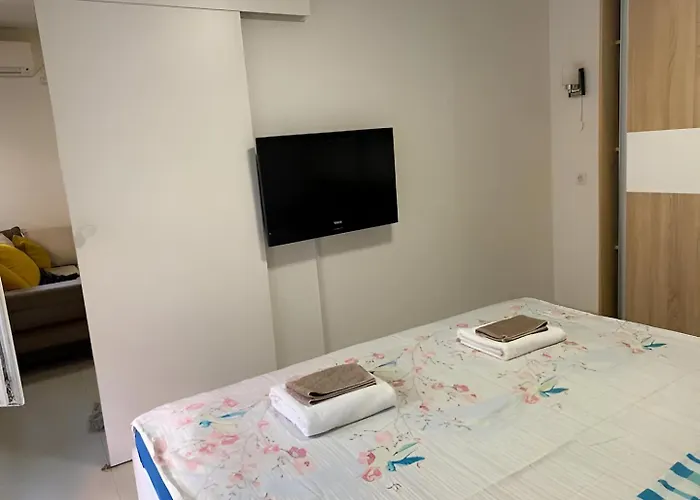 Park Modern With Parking *